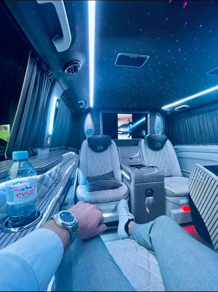 Transfert aéroport Aéroport du Bourget Van VIP Mercedes chauffeur privé Paris