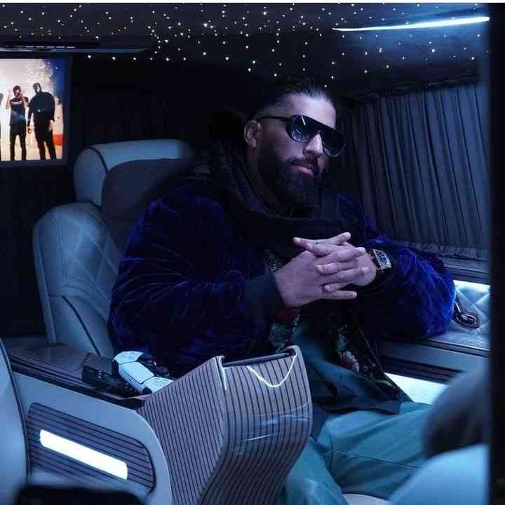 Van Maybach VTC Pour Tous - Intérieur luxueux cuir premium Paris - Transport VIP haut de gamme