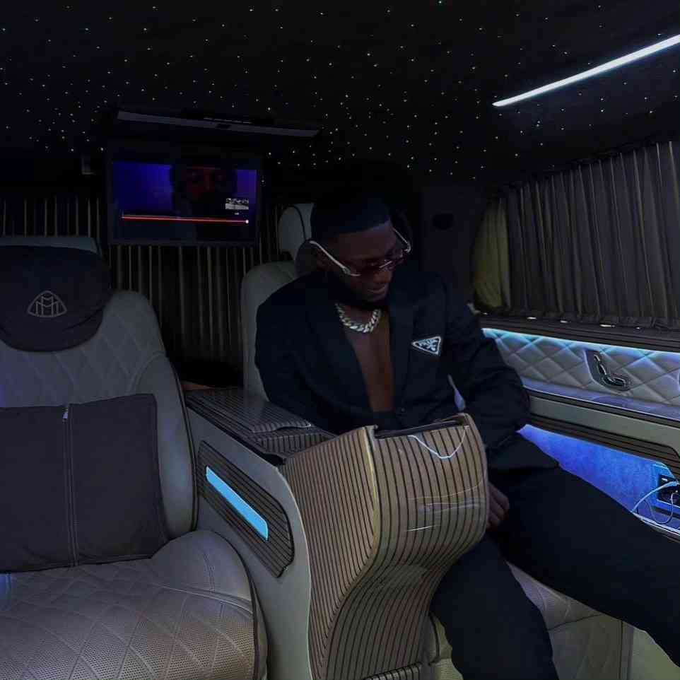 Transfert aéroport Paris van Maybach - VTC Pour Tous CDG Orly transport luxe bagages