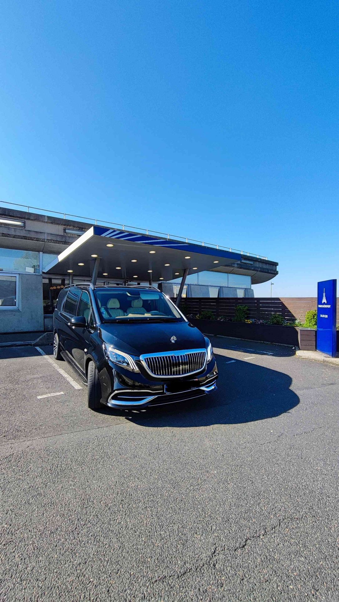 Van VIP 4 places VTC Pour Tous - Transport nocturne service VIP Paris