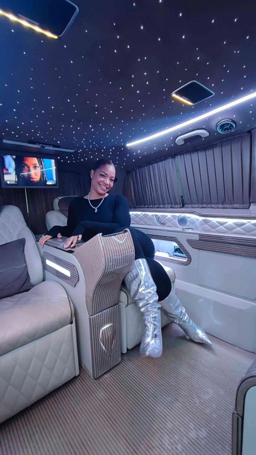 Personnalité publique VIP Paris - VTC Pour Tous transport discret van Maybach
